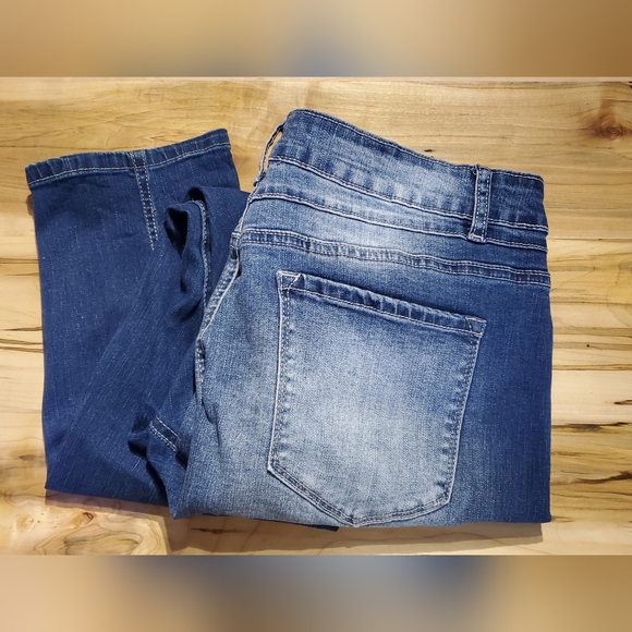 ☆3/35$ | NWOT Blue Distressed High-Rise Stretch Jeans in Size XXL - Picture 2 of 7